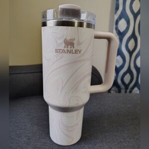 Stanley Quencher H2.0 FlowState Tumbler 40oz